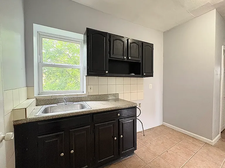 45 Jones St #5A — Photo 3