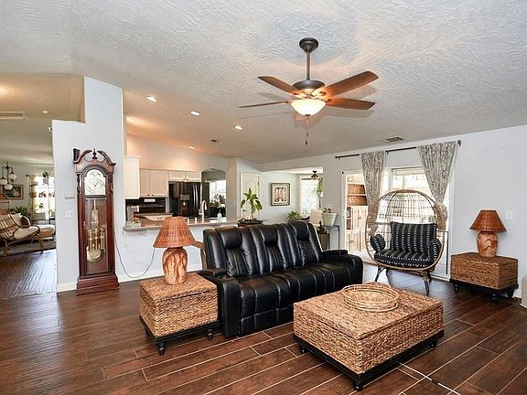 5th image of 7455 Corona Ave