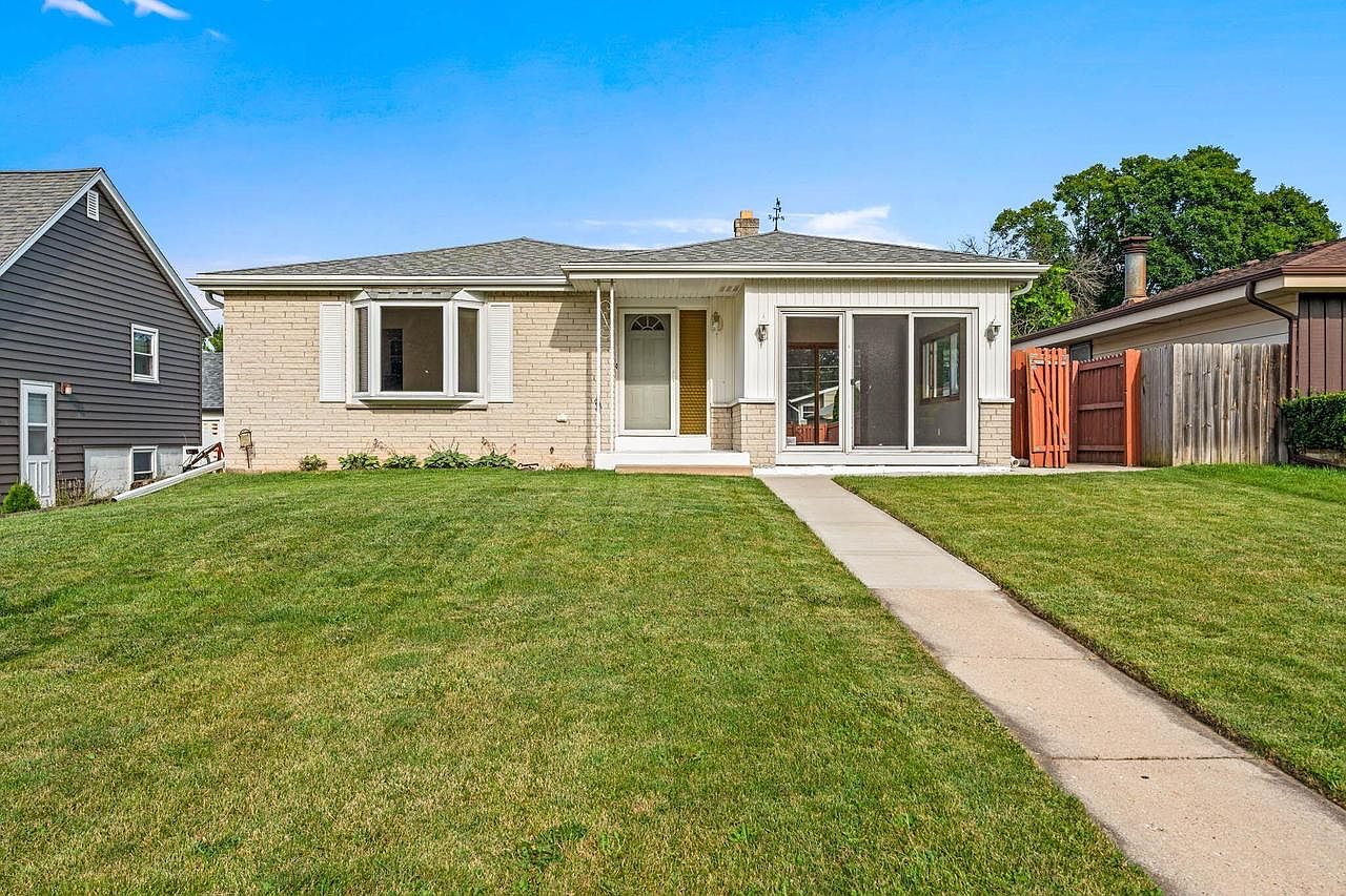 2734 South 112th STREET, West Allis, WI 53227 | Zillow
