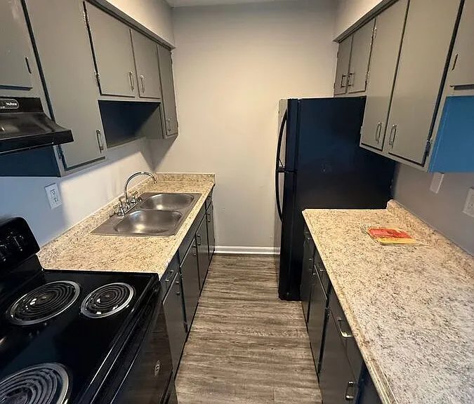 2021 Cambridge Dr #40 — Photo 4