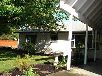 2nd image of 905 Cox St SE