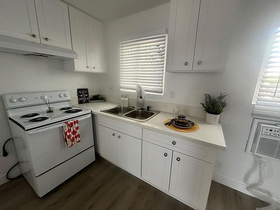 3rd image of 17900 Schoenborn St APT 5