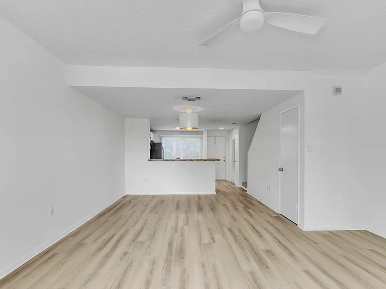 1006 Jeffery St — Photo 8