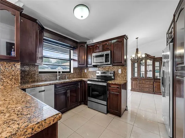 10290 SW 145th Pl — Photo 3