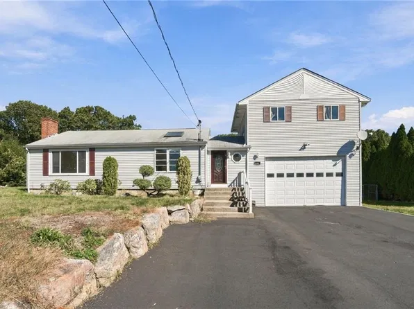 1330 Pippin Orchard Rd, Cranston, RI 02921