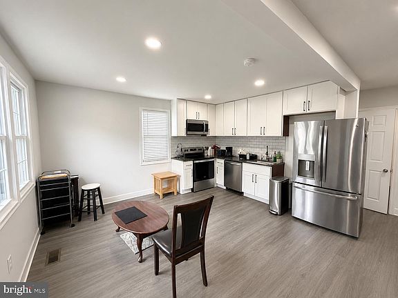 4th image of 1209 Chapel Oaks Dr