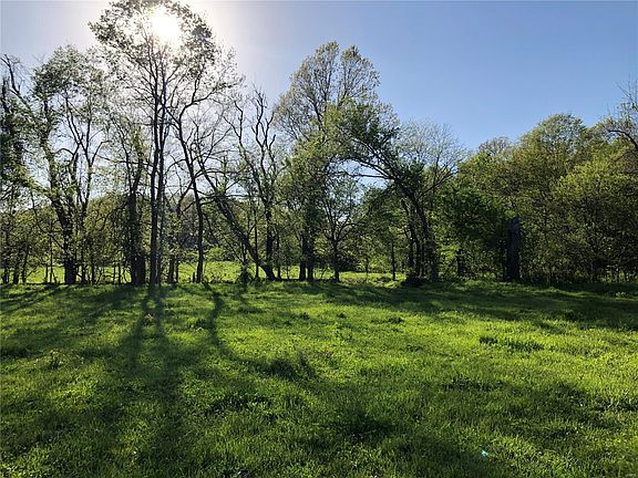 3rd image of 35350 Olathe Dr