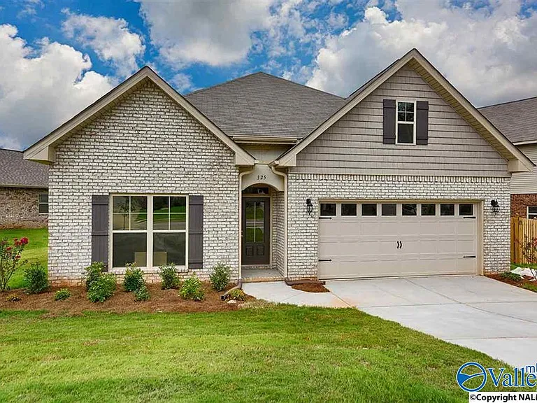 325 Acorn Grove Ln — Photo 1