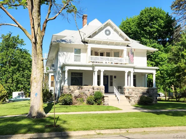 224 Grove St, Hudson, MI 49247