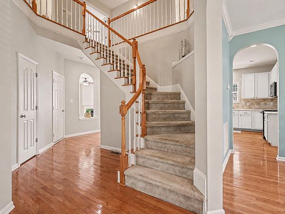 3rd image of 8417 Dunnington Cir