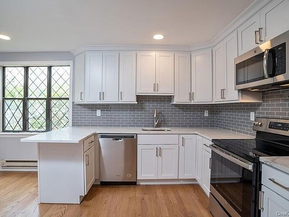 2nd image of 643 Sierra Vista Ln