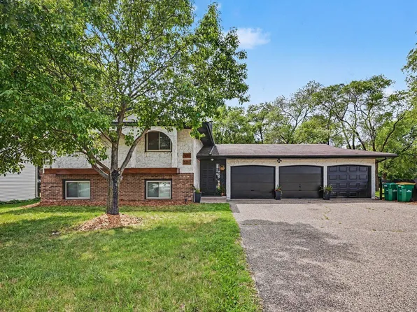 5301 Edgewood Dr, Mounds View, MN 55112