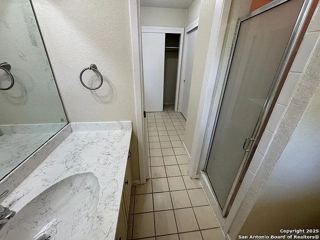 409 Fenwick Dr — Photo 6