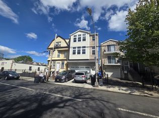 214 S 10th St #2, Newark, NJ 07107