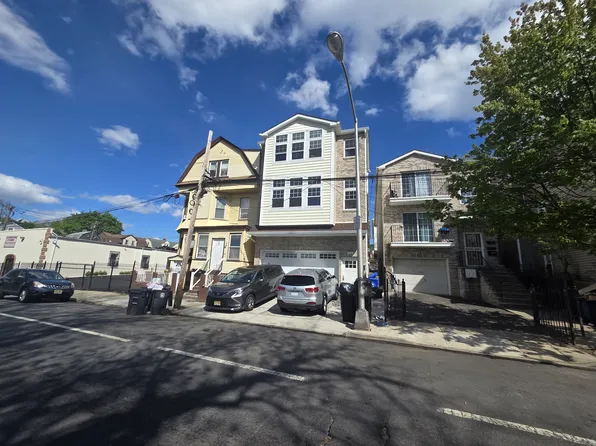 214 S 10th St #2, Newark, NJ 07107