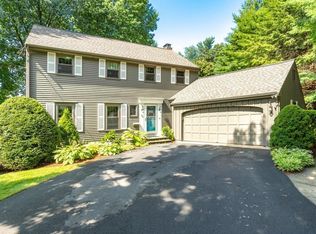 86 Red Gate Ln, Reading, MA 01867