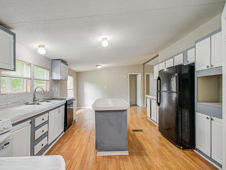 16307 Antelope Ln — Photo 16