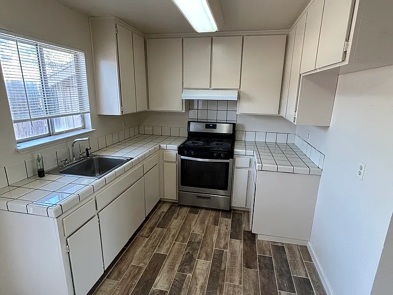 1200 Oak Ave #C — Photo 3