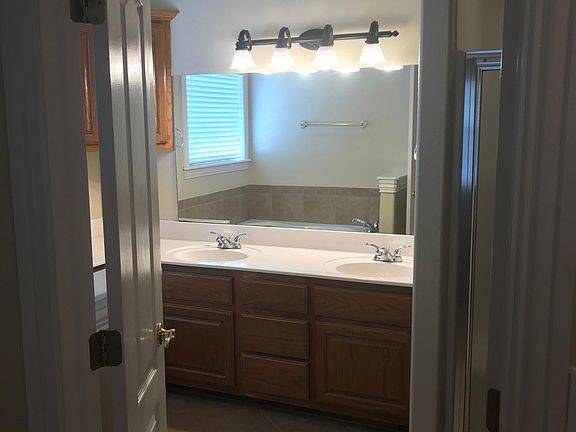 5th image of 510 Garden Lake Dr #1