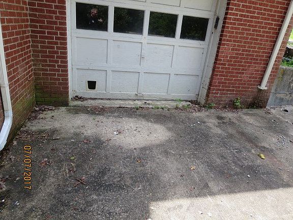 5th image of 2911 N Main St