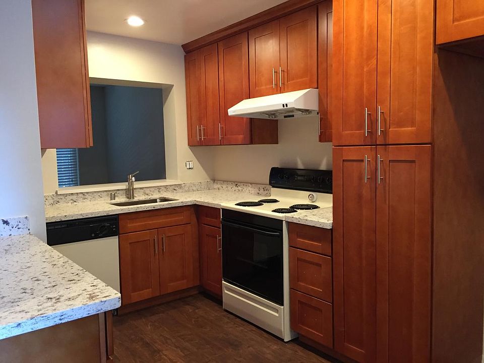 1st image of 4681 Persimmon Pl