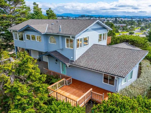 421 NW 13th St, Newport, OR 97365