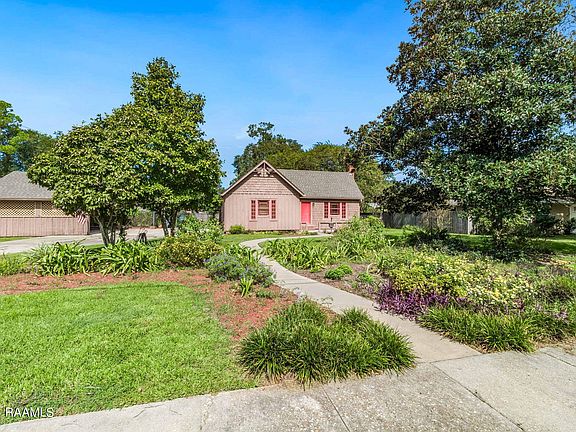 2nd image of 329 Magnolia Ave