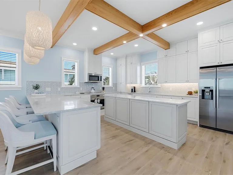 113 Aqua Ln — Photo 16