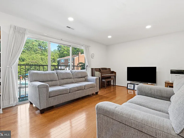 3695 Persimmon Cir — Photo 21
