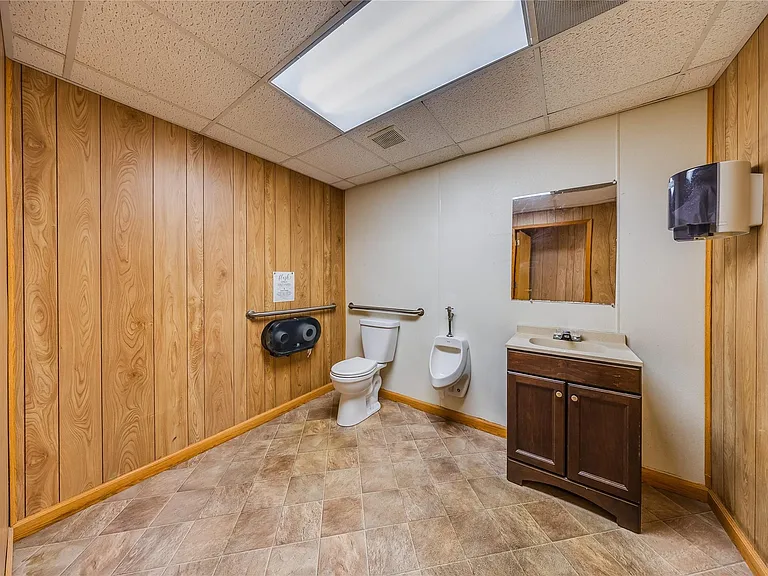 4227 Old Chocolate Bayou Rd — Photo 40