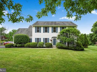 104 Brookhollow Dr, Downingtown, PA 19335