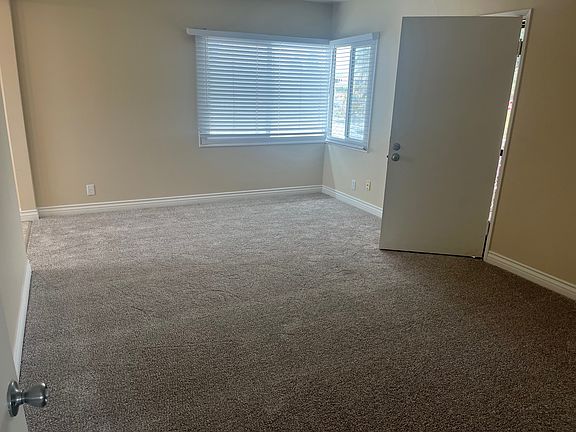 4th image of 38 N Dos Caminos Ave