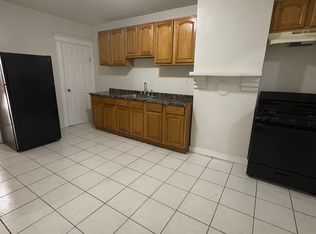 532 S 11th St #1F, Newark, NJ 07103