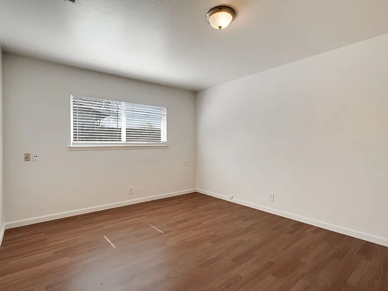 7726 Laurie Way — Photo 15