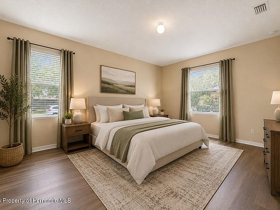 3rd image of 13589 Hunters Point St