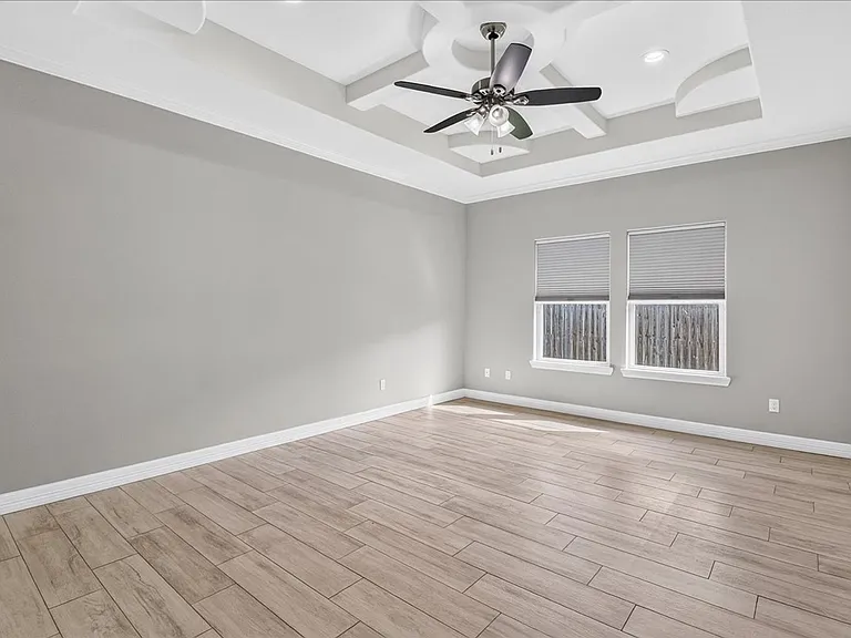 6718 Stuyvesant Ct — Photo 22