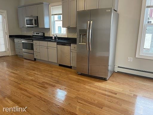 5th image of 18 Kenwood St