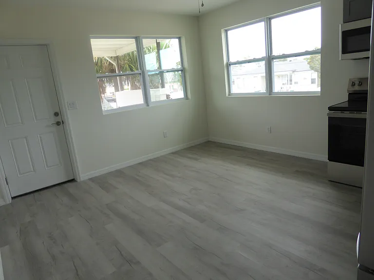219 S Grandview Ave — Photo 15