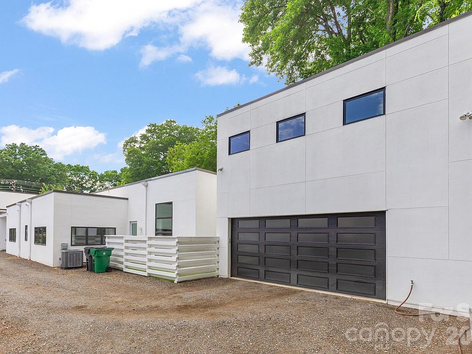 2nd image of 4547 Craig Ave