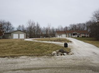 1044 910e St, Mount Sterling, IL 62353