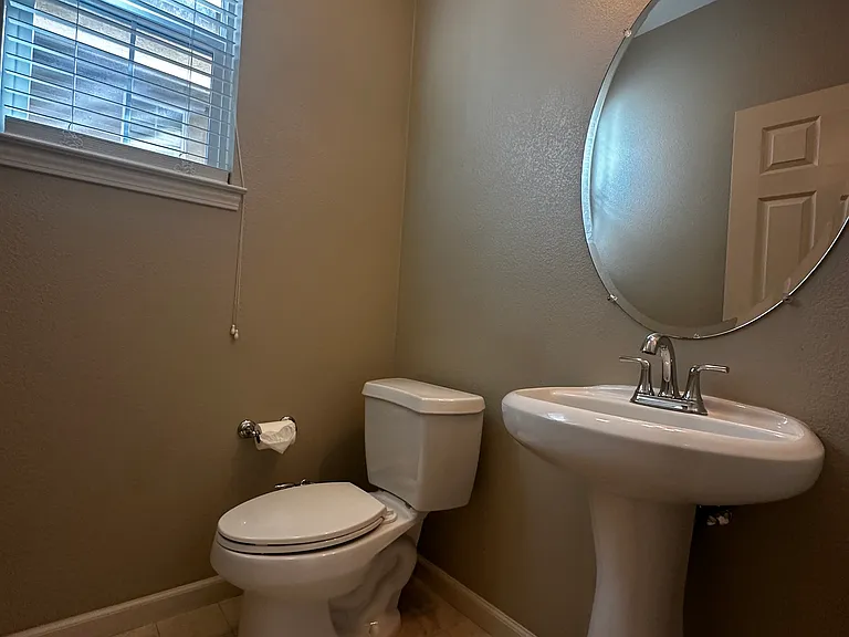 611 Falling Star Dr — Photo 12