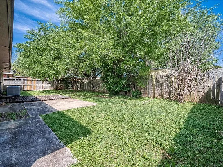 19510 Westhaven Dr — Photo 41