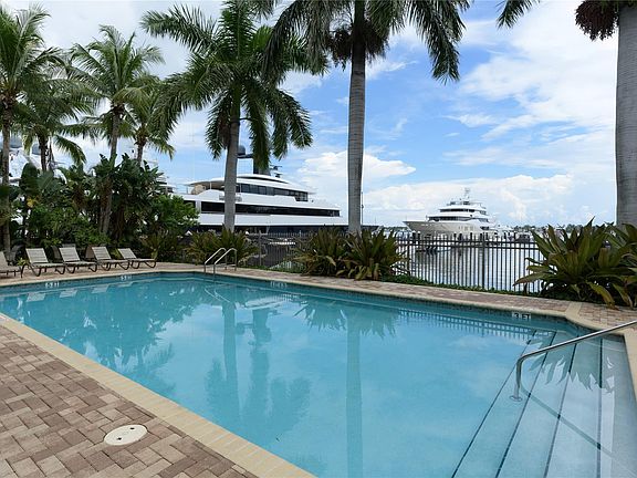 4th image of 3940 N Flagler Drive #203