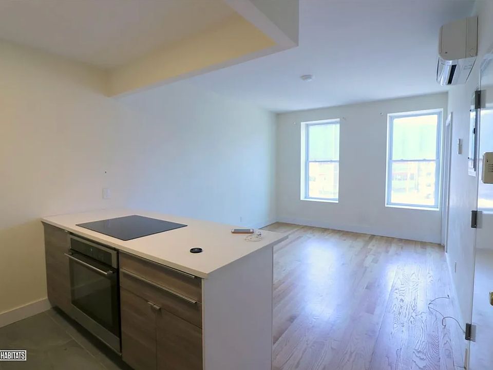 1st image of 2304 Jackson Ave APT 2