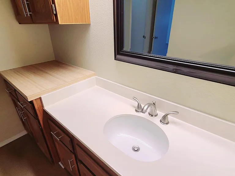 Bathroom sink
