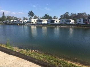 393 Leopard Ln, Naples, FL 34114