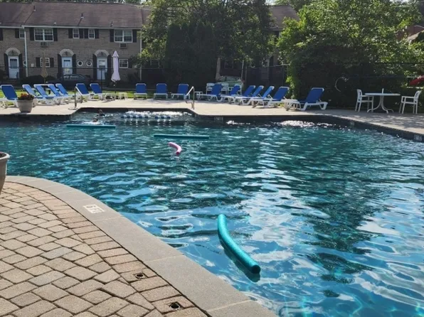 320 South St #D, Morristown Town, NJ 07960