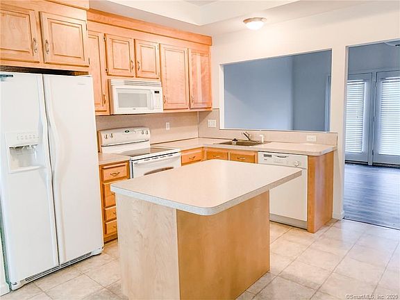 4th image of 277 Reservoir Ave APT 1202