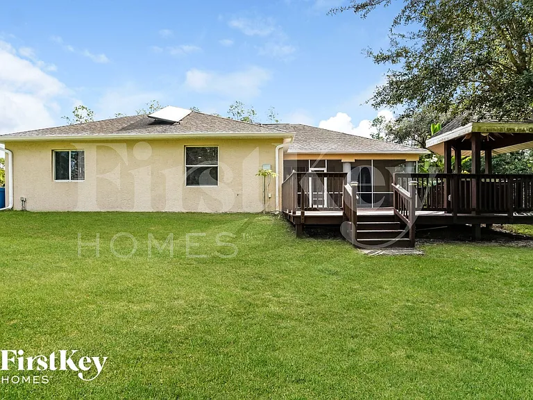 1005 Henry Ave — Photo 15