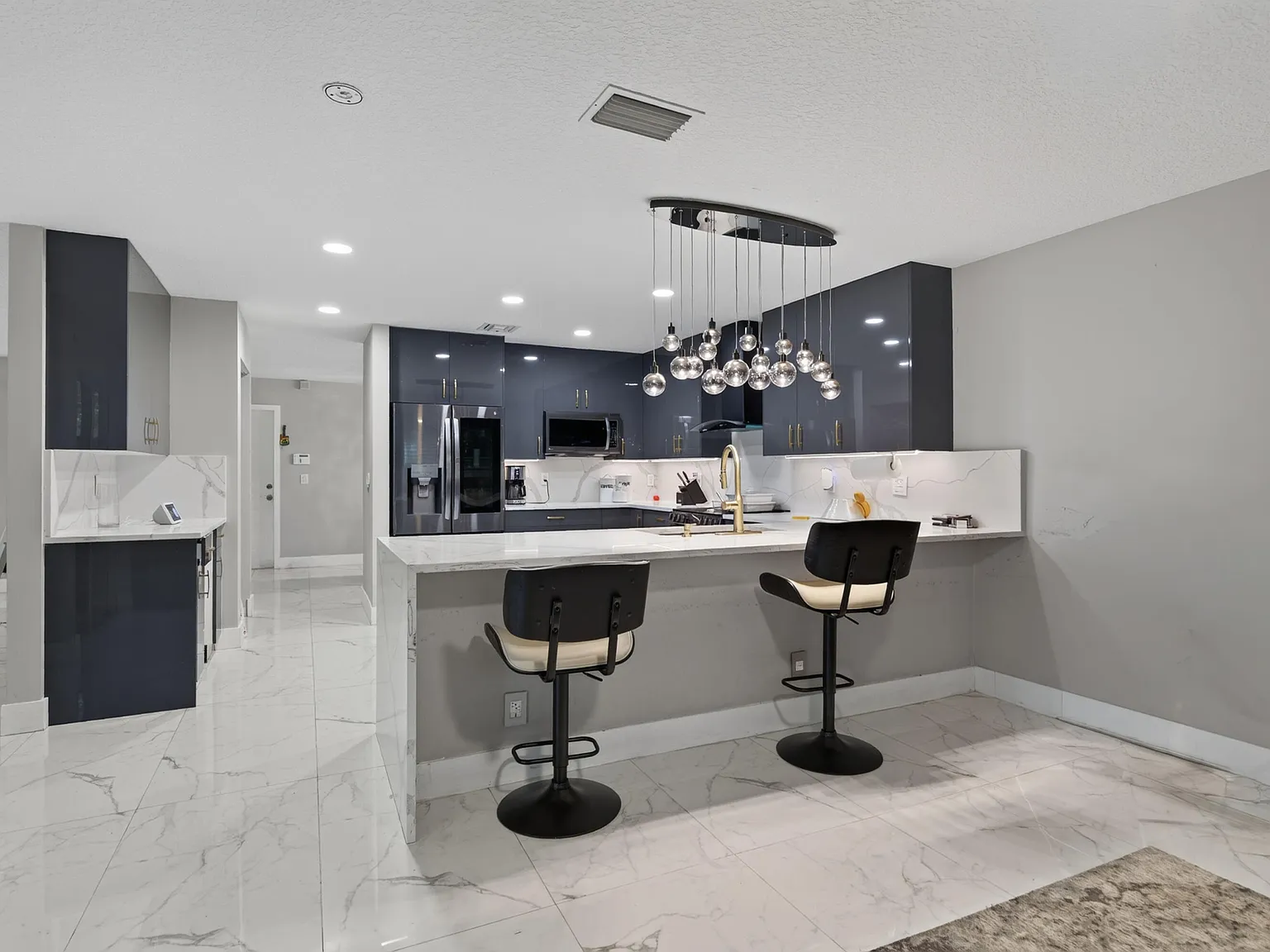 3 bed, 2.5 bath, 2152 sqft, $3,750 — Photo 3